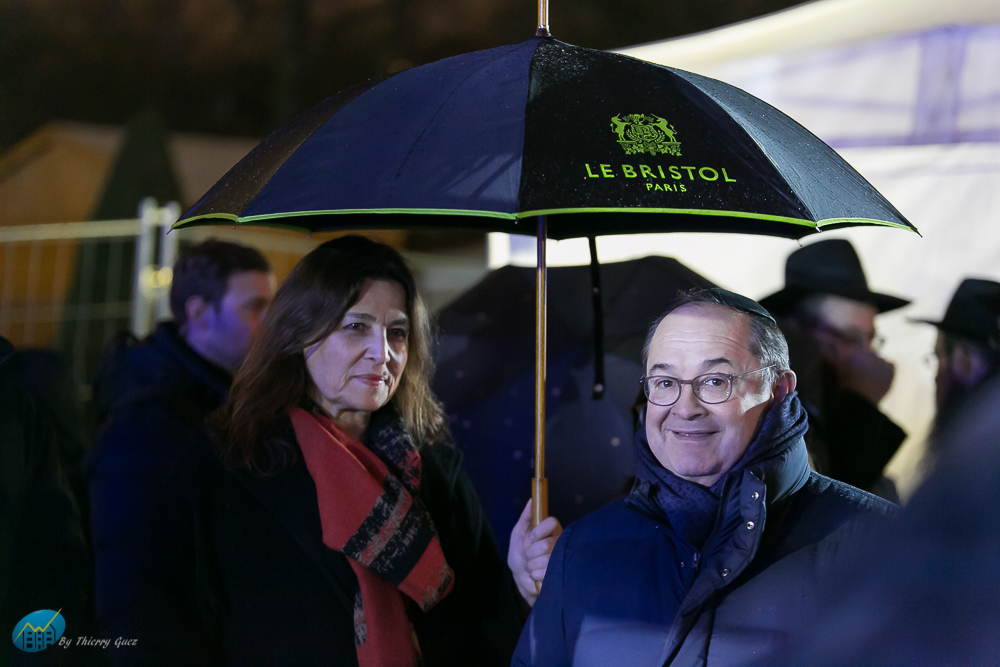 Ariel Goldmann et Aliza Bin-Noun à l’allumage de Hannouka