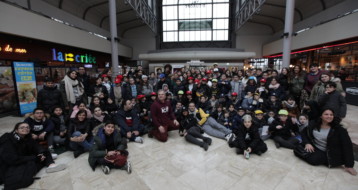 Un groupe d'enfants et de bénévoles ravis !