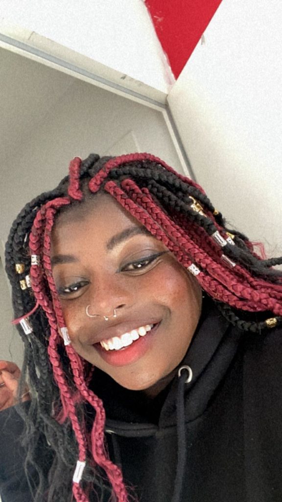 Portrait de Maëva Ayena Dossou, volontaire en Service Civique FSJU-NOÉ auprès de Netzer.